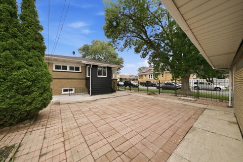 Tiny photo for 6601 S Francisco Avenue, Chicago, IL 60629 (MLS # 12755043)