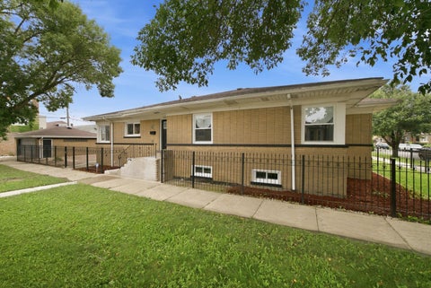 Photo of 6601 S Francisco Avenue, Chicago, IL 60629 (MLS # 12755043)