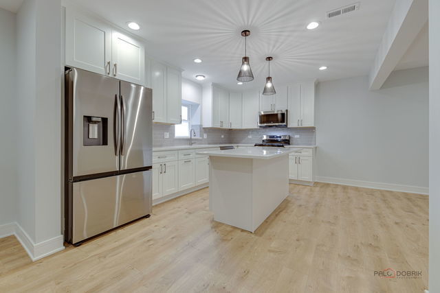 1746 N California Avenue CH