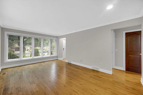 Tiny photo for 5526 Washington Street, Morton Grove, IL 60053 (MLS # 12725765)