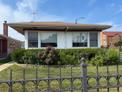 Tiny photo for 2800 W Bryn Mawr Avenue, Chicago, IL 60659 (MLS # 12437989)