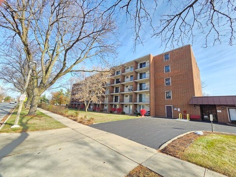 Photo of 255 S West Avenue #513, Elmhurst, IL 60126 (MLS # 12793373)