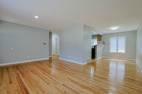 Tiny photo for 1703 Bonita Avenue, Mount Prospect, IL 60056 (MLS # 12492128)