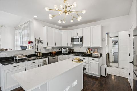 Tiny photo for 34115 N Wooded Glen Drive, Grayslake, IL 60030 (MLS # 12542318)