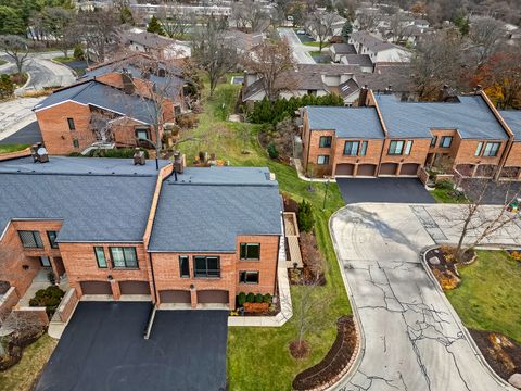 Tiny photo for 2S719 Williamsburg Court, Oak Brook, IL 60523 (MLS # 12524835)