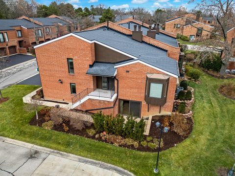 Tiny photo for 2S719 Williamsburg Court, Oak Brook, IL 60523 (MLS # 12524835)