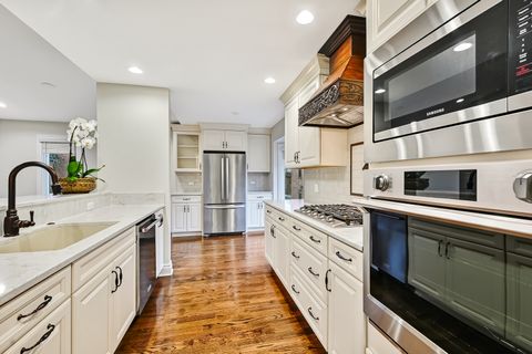 Tiny photo for 2S719 Williamsburg Court, Oak Brook, IL 60523 (MLS # 12524835)