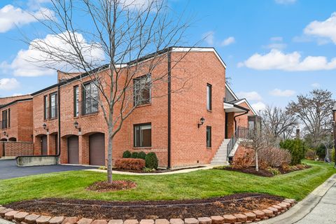 Photo of 2S719 Williamsburg Court, Oak Brook, IL 60523 (MLS # 12524835)