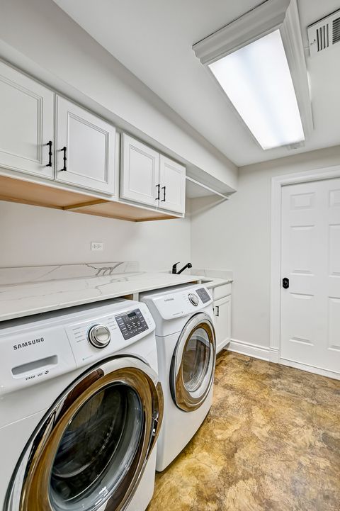 Tiny photo for 2S719 Williamsburg Court, Oak Brook, IL 60523 (MLS # 12524835)