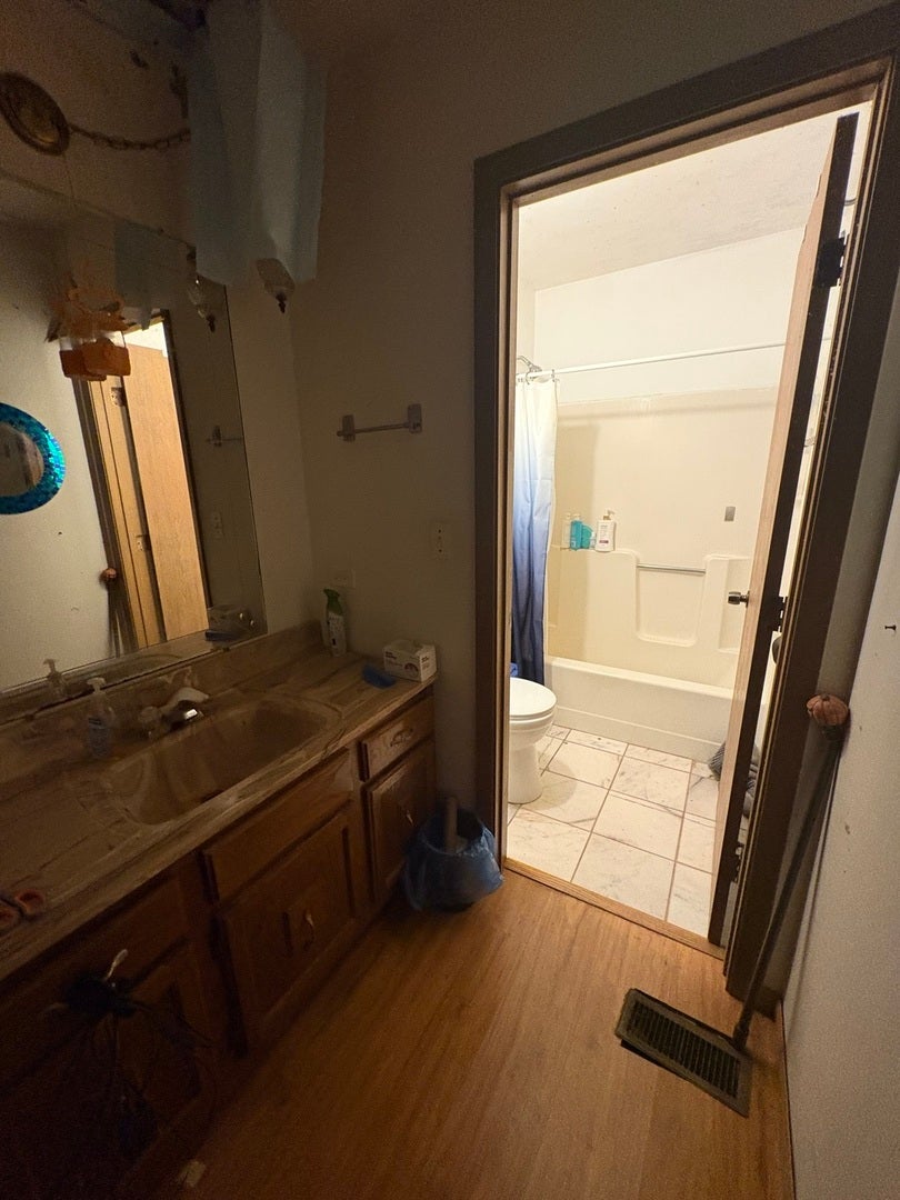 1607 Kenneth Circle 1607