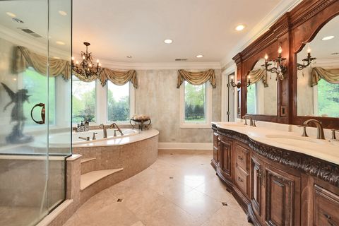 Tiny photo for 1877 Banbury Road, Inverness, IL 60067 (MLS # 12388615)