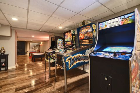 Tiny photo for 1877 Banbury Road, Inverness, IL 60067 (MLS # 12388615)