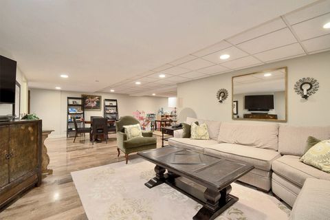 Tiny photo for 1877 Banbury Road, Inverness, IL 60067 (MLS # 12388615)