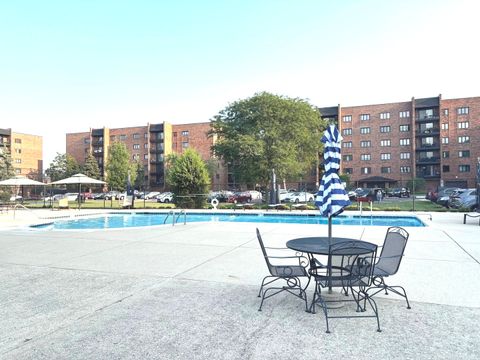 Tiny photo for 9332 Landings Lane #504, Des Plaines, IL 60016 (MLS # 12437050)