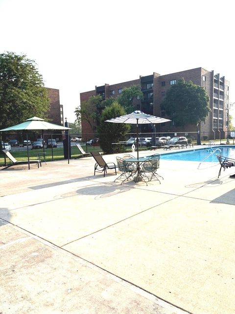 Tiny photo for 9332 Landings Lane #504, Des Plaines, IL 60016 (MLS # 12437050)