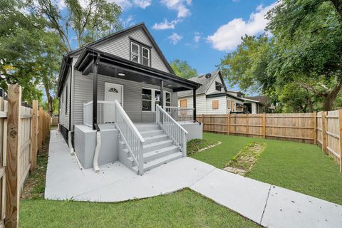 Tiny photo for 11921 S Wentworth Avenue, Chicago, IL 60628 (MLS # 12522729)