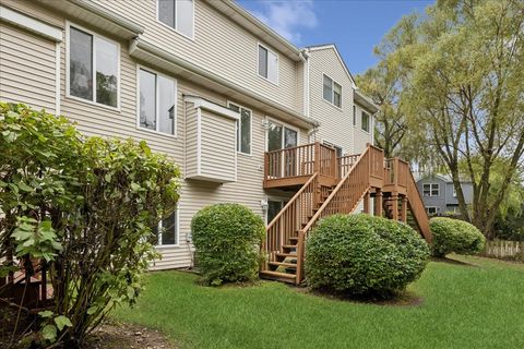 Tiny photo for 1403 Meadowsedge Lane #1403, Carpentersville, IL 60110 (MLS # 12477575)