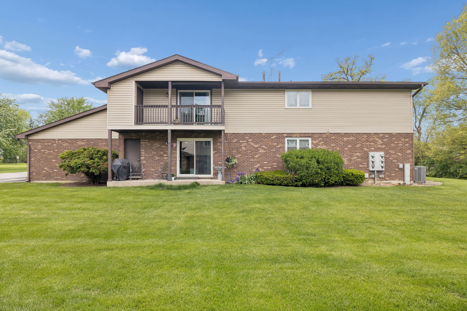 417 Manor Court B