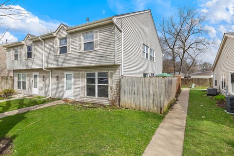 Tiny photo for 9 Fernwood Drive #N, Bolingbrook, IL 60440 (MLS # 12609545)