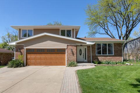 12 James Drive Westmont IL 60559
