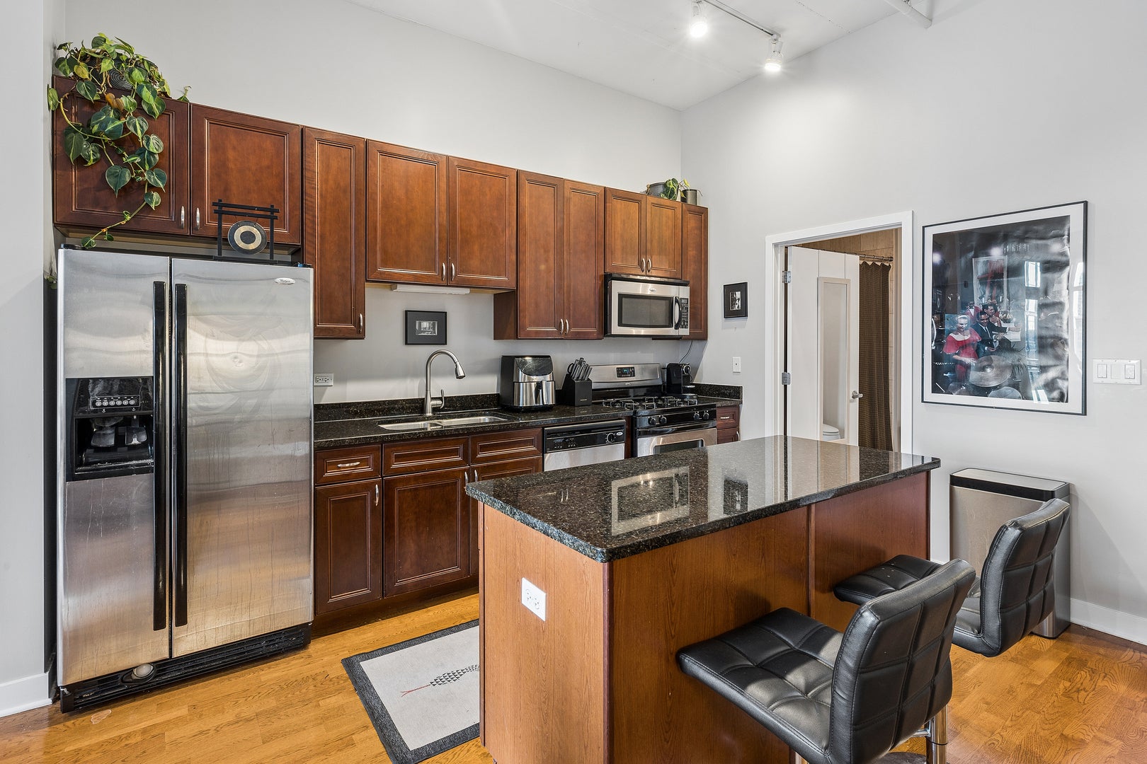 740 W Fulton Street 1212