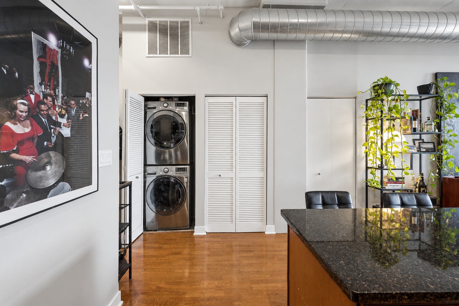 740 W Fulton Street 1212