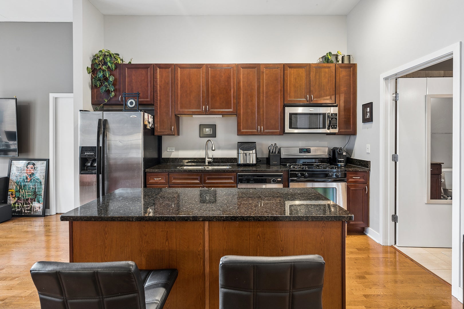 740 W Fulton Street 1212