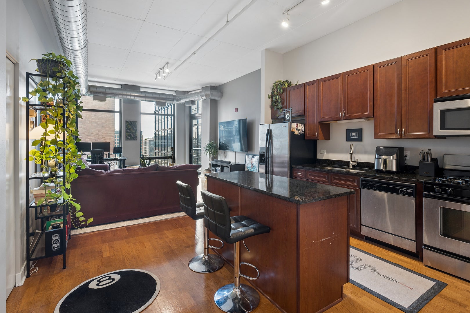 740 W Fulton Street 1212