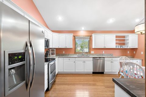 Tiny photo for 4038 Spartina Court, Bettendorf, IA 52722 (MLS # 12624787)