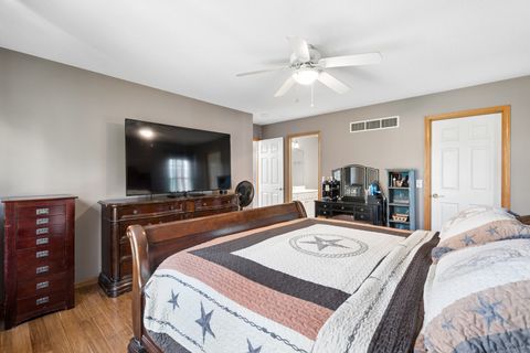 Tiny photo for 4038 Spartina Court, Bettendorf, IA 52722 (MLS # 12624787)