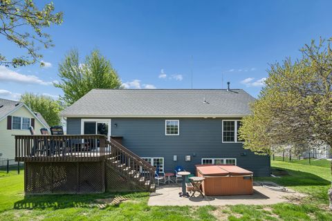 Tiny photo for 4038 Spartina Court, Bettendorf, IA 52722 (MLS # 12624787)