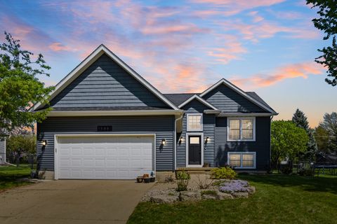 Photo of 4038 Spartina Court, Bettendorf, IA 52722 (MLS # 12624787)