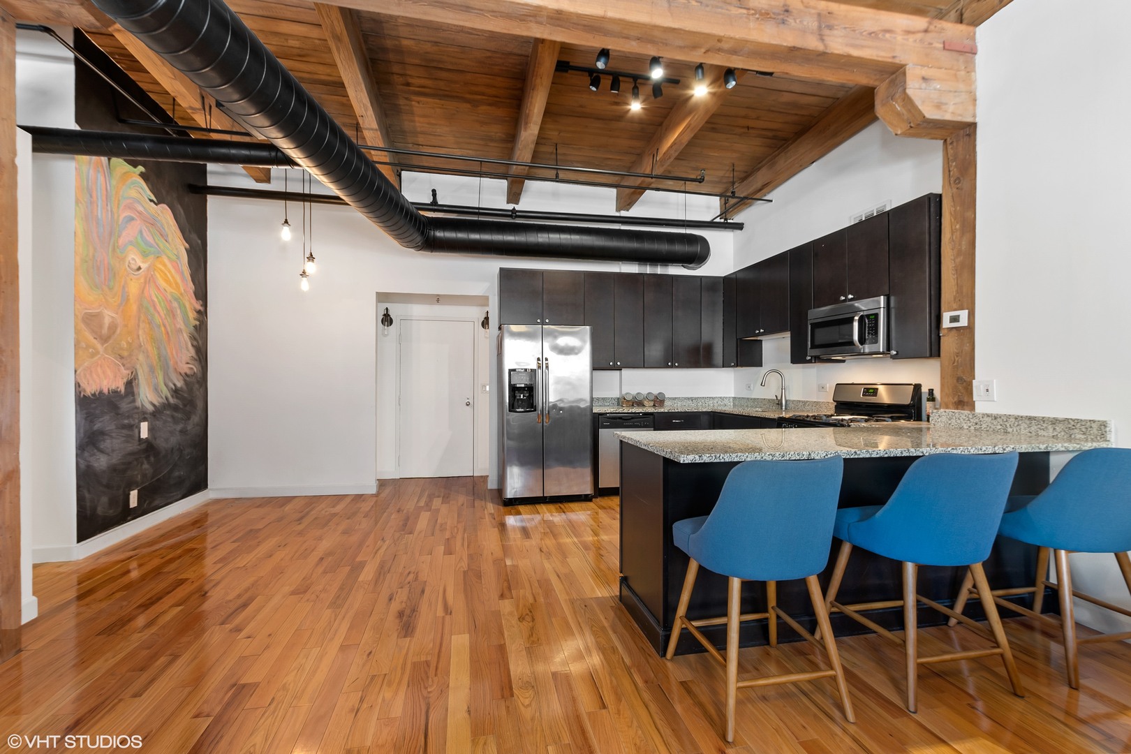 900 S WABASH Avenue 704