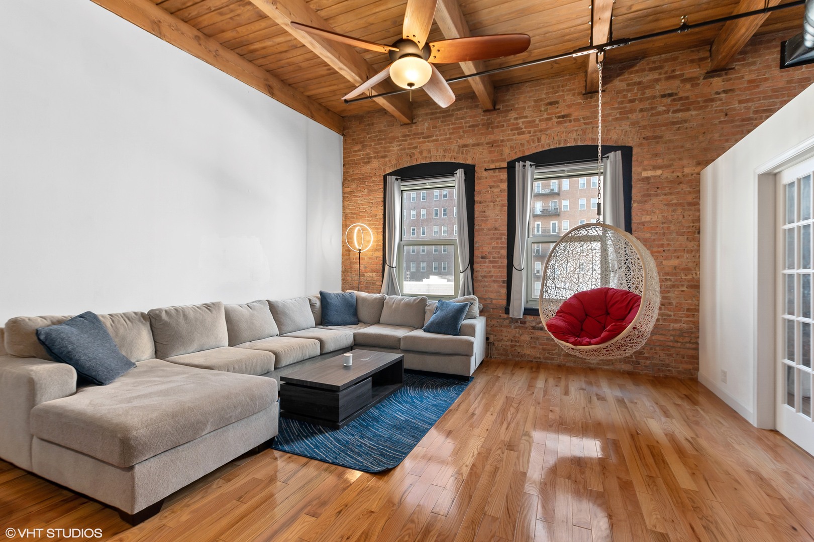 900 S WABASH Avenue 704