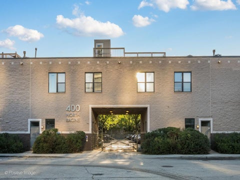 Photo of 400 N Racine Avenue #105, Chicago, IL 60642 (MLS # 12785722)