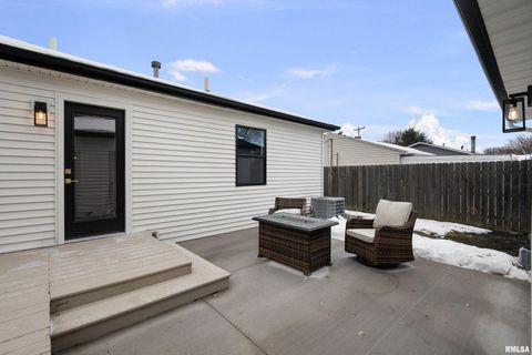 Tiny photo for 905 WISCONSIN Street, Le Claire, IA 52753 (MLS # QC4269921)