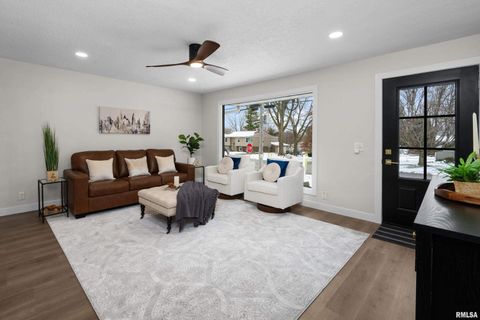 Tiny photo for 905 WISCONSIN Street, Le Claire, IA 52753 (MLS # QC4269921)