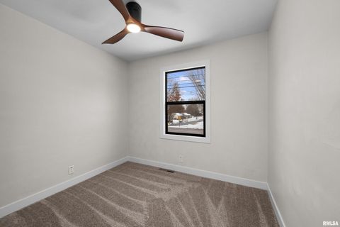 Tiny photo for 905 WISCONSIN Street, Le Claire, IA 52753 (MLS # QC4269921)