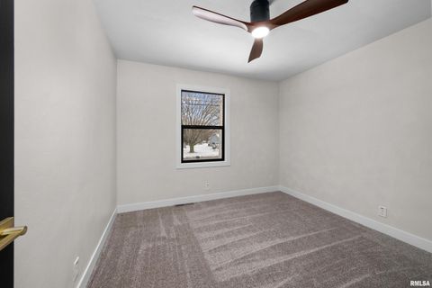 Tiny photo for 905 WISCONSIN Street, Le Claire, IA 52753 (MLS # QC4269921)