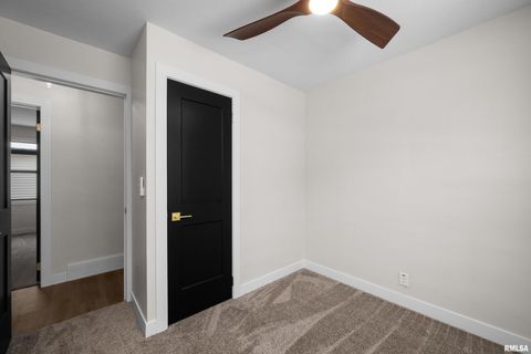 Tiny photo for 905 WISCONSIN Street, Le Claire, IA 52753 (MLS # QC4269921)