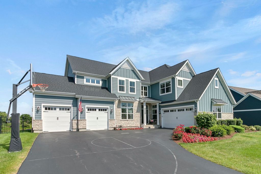 Photo for 4720 Foley Lane, St. Charles, IL 60175 (MLS # 12426290)