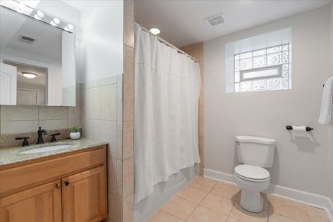 Tiny photo for 4950 N WINCHESTER Avenue #1, Chicago, IL 60640 (MLS # 12632642)
