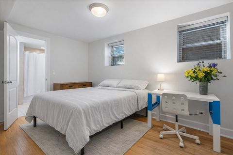 Tiny photo for 4950 N WINCHESTER Avenue #1, Chicago, IL 60640 (MLS # 12632642)