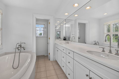 Tiny photo for 319 N Lincoln Street, Hinsdale, IL 60521 (MLS # 12734306)
