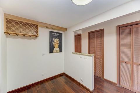 Tiny photo for 465 W Dominion Drive #1001, Wood Dale, IL 60191 (MLS # 12519750)