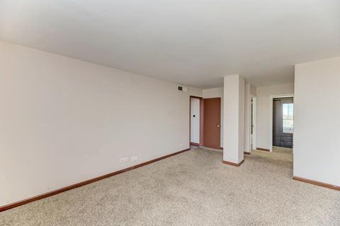 Tiny photo for 465 W Dominion Drive #1001, Wood Dale, IL 60191 (MLS # 12519750)