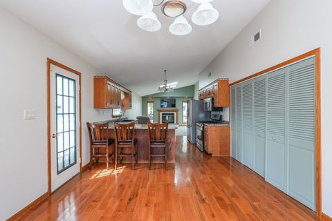 Tiny photo for 166 S Clinton Avenue, Bradley, IL 60915 (MLS # 12471626)