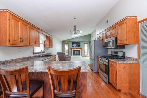 Tiny photo for 166 S Clinton Avenue, Bradley, IL 60915 (MLS # 12471626)