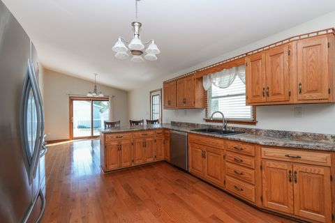 Tiny photo for 166 S Clinton Avenue, Bradley, IL 60915 (MLS # 12471626)