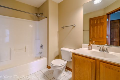 Tiny photo for 3049 Renard Lane, St. Charles, IL 60175 (MLS # 12612036)